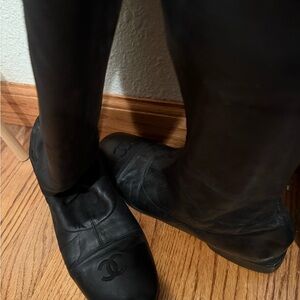 Chanel vintage boots size 38 black leather cap toe flat stretch calf riding boot